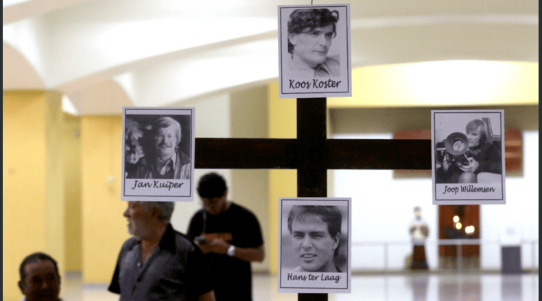 Imágenes de la conmemoración de los 43 años del asesinato de los cuatro periodistas holandeses, este domingo 16 de marzo de 2025, en la Cripta de Monseñor Romero de Catedral Metropolitana.