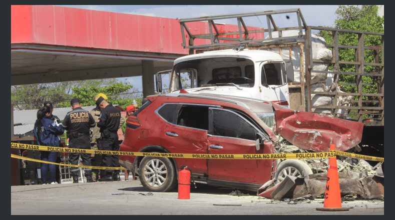 LPG/Alfredo Rodríguez. La camioneta en la que iban los parientes chocó con un camión.