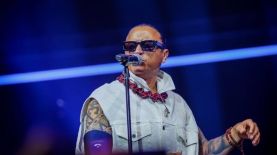 Elvis Crespo imitó a Bad Bunny y también posó en ropa interior.