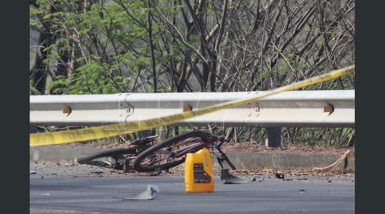 Fotos LPG/Emanuel Boquin. Socorristas dijeron que el hombre murió al instante debido a la gravedad de las lesiones.