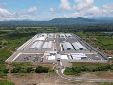 Fotografía de archivo fechada el 12 de octubre de 2023 del Centro de Confinamiento del Terrorismo (Cecot), en Tecoluca (El Salvador). El Centro de Confinamiento del Terrorismo (Cecot), la megacárcel símbolo de la "guerra" contra las pandillas del presidente Nayib Bukele en El Salvador, alberga desde el pasado fin de semana a migrantes deportados por Estados Unidos acusados de ser miembros de la organización Tren de Aragua, y de los que se desconoce cuál es su estado o las condiciones en las que se encuentran.