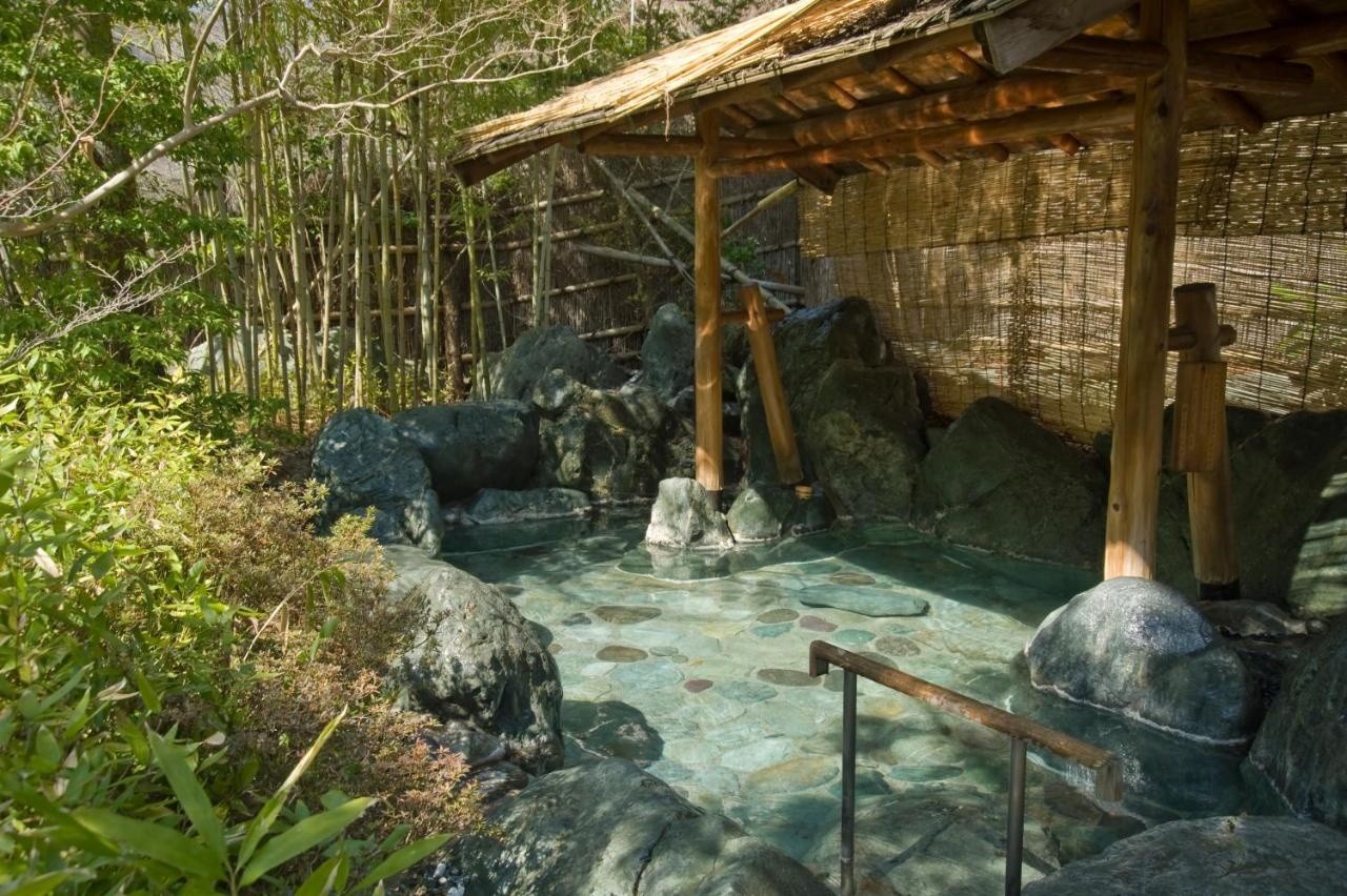  Las aguas termales naturales son el principal atractivo del hotel japonés Nishiyama Onsen Keiunkan. Foto: EO Travel.