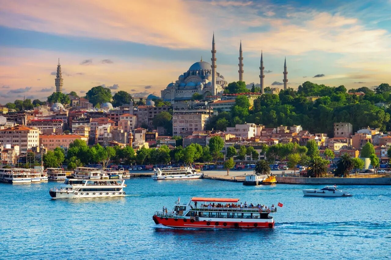 Estambul, una de las principales ciudades de Turquía, se encuentra en medio de dos continentes: Europa y Asia. Foto: NATGEO